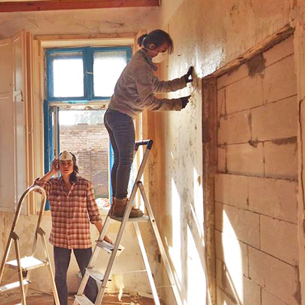 New handbook on developing a social housing agency launched in Budapest