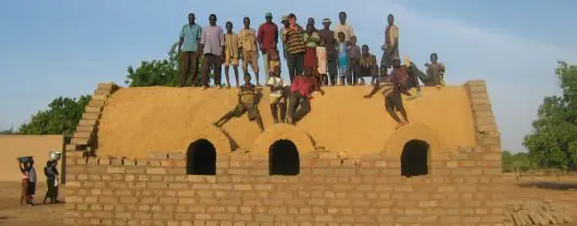 18A40644-15C5-F4C0-994A30CB571B55F4-Earth-Roofs-for-the-Sahel