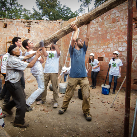 Hundreds of volunteers help revitalise homes in rural Portugal –  World Habitat Awards Bronze Winner 2020